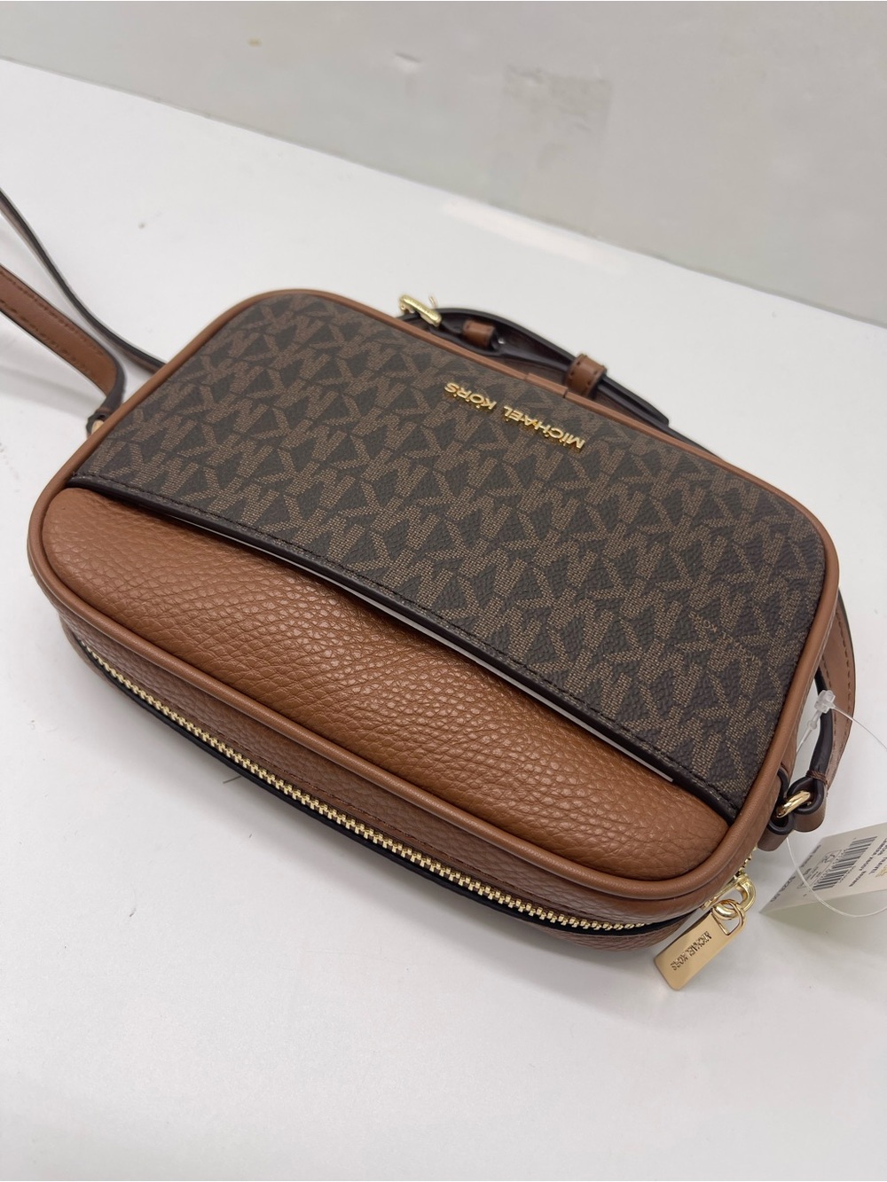 Michael Kors Jet Set Sm Signature Logo Camera Crossbody Xbody Bag
Brown 
NWT - Picture 3 of 16